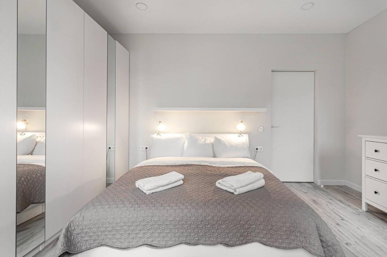 Happy Inn Vip, Self Check-In-24X7, A-C, Parking-In-The-Underground-Garage Вильнюс Экстерьер фото