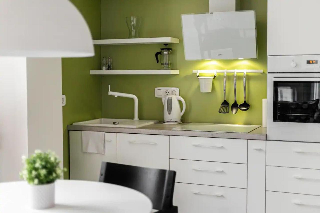 Happy Inn Vip, Self Check-In-24X7, A-C, Parking-In-The-Underground-Garage Вильнюс Экстерьер фото